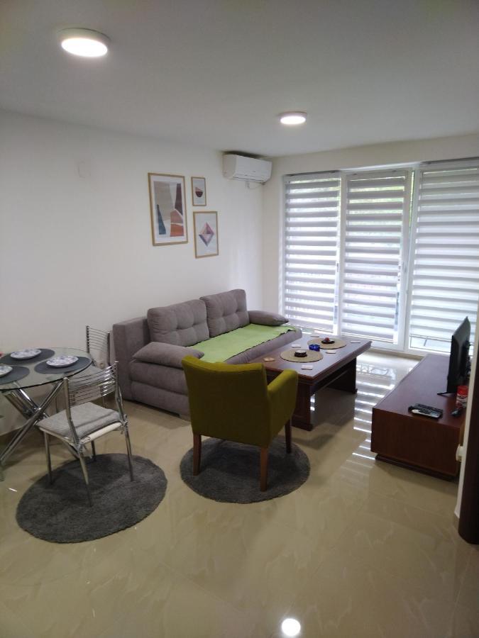 Apartman "N" Srebrno Jezero Ostrovo Ngoại thất bức ảnh